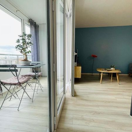 Bright Apartment In A New Building With Garage Tours Ngoại thất bức ảnh