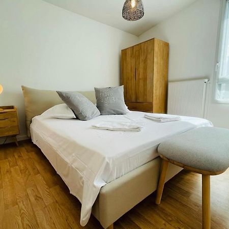 Bright Apartment In A New Building With Garage Tours Ngoại thất bức ảnh