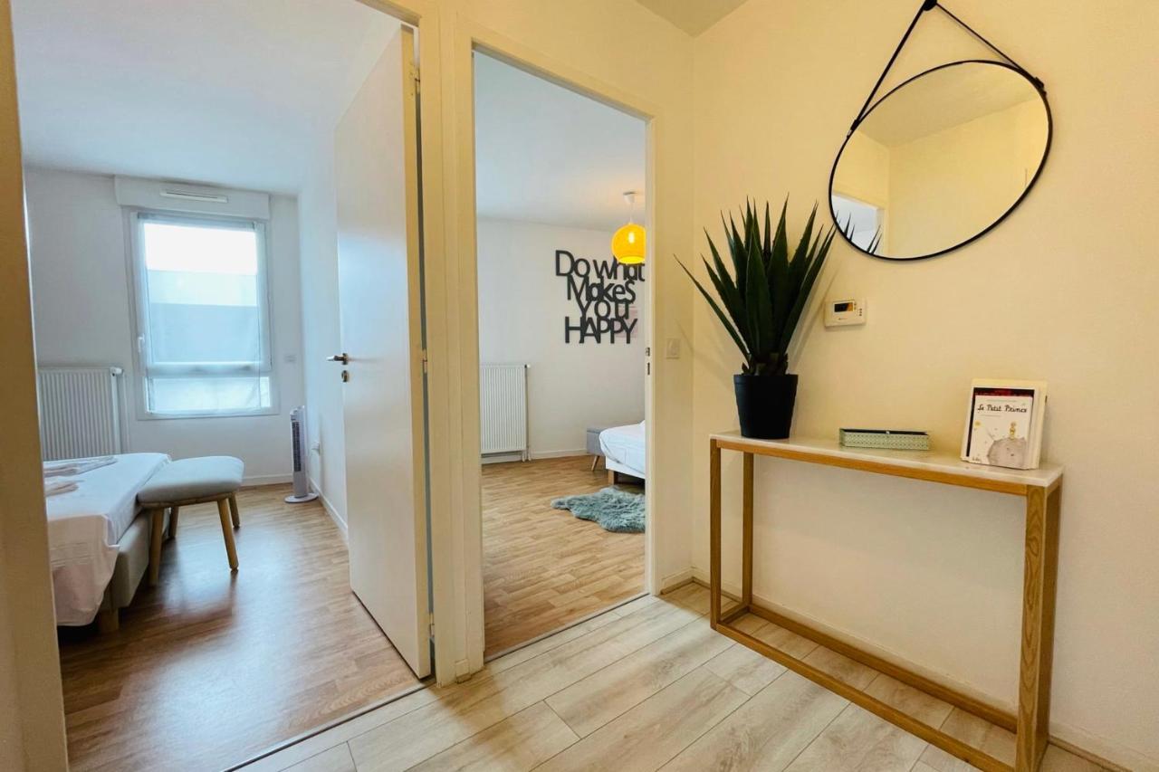 Bright Apartment In A New Building With Garage Tours Ngoại thất bức ảnh