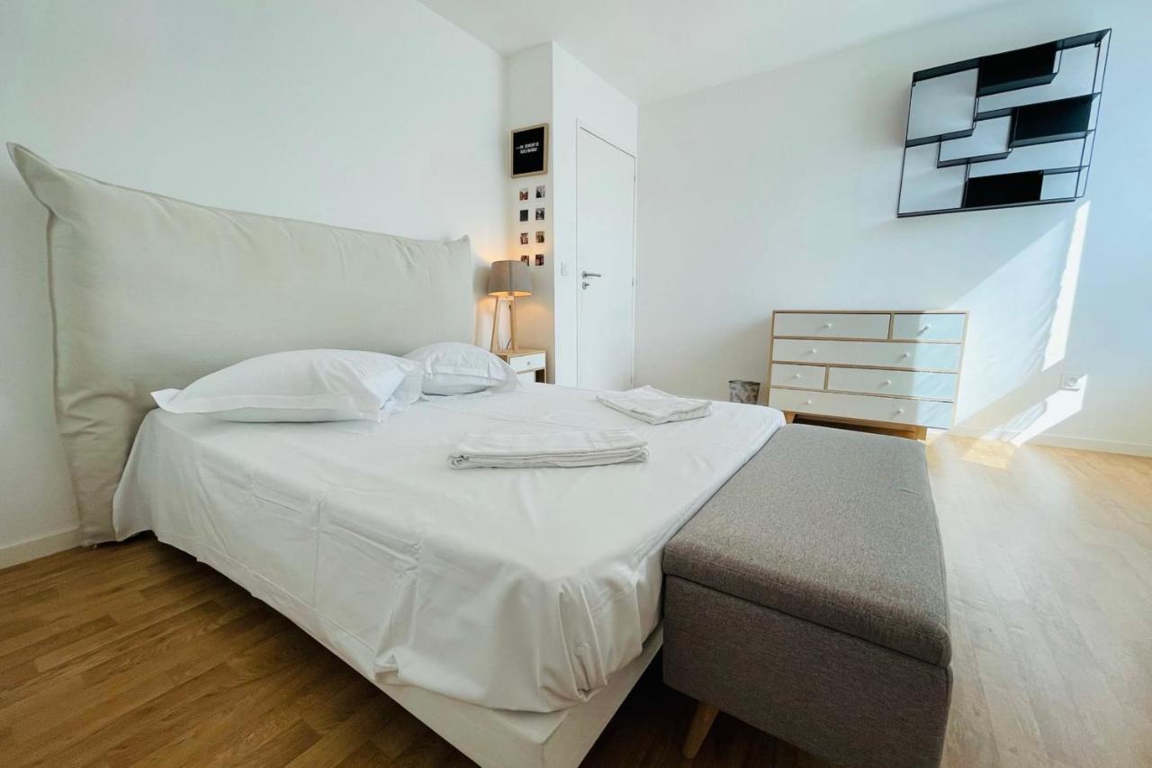Bright Apartment In A New Building With Garage Tours Ngoại thất bức ảnh