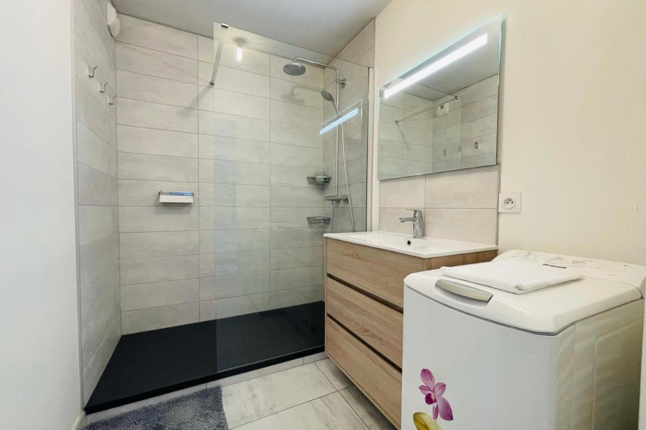 Bright Apartment In A New Building With Garage Tours Ngoại thất bức ảnh